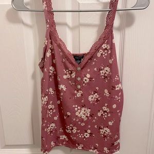 Rue21 MEDIUM tank top cute with flower buds